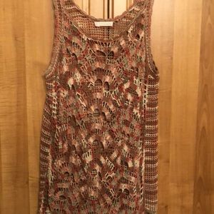 Hinge crocheted tank top